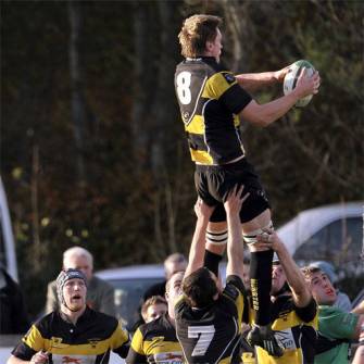 High Flying Munsters End UCC’s Winning Run