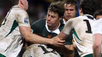 Munster Sign Young Centre Howard