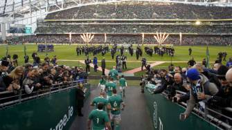 Irish Rugby TV: Ireland Team Take To The Pitch