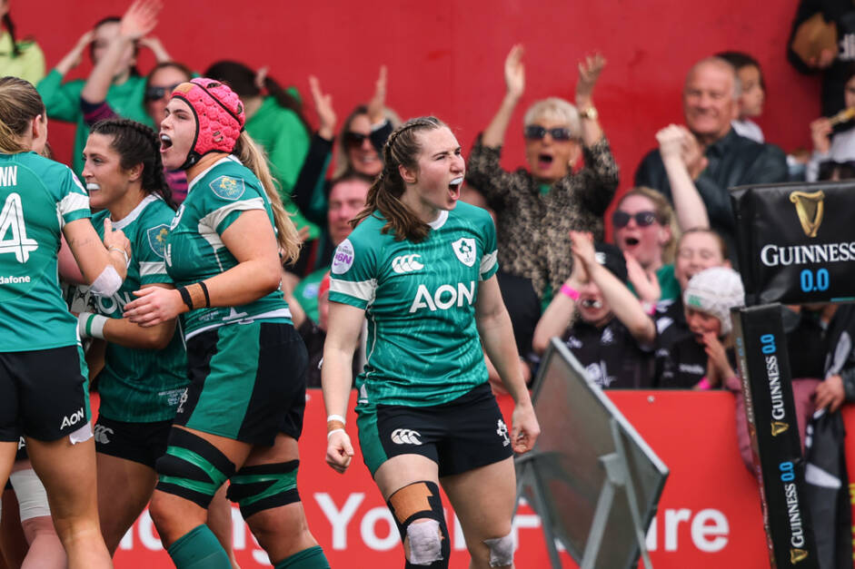 Eve Higgins celebrates after Amee-Leigh Costigan scored her sides first try 12/4/2025