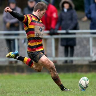 Lansdowne Squeeze Past Dolphin