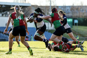 Alma Atagamen scores a try despite Beth Buttimer 28/12/2024
