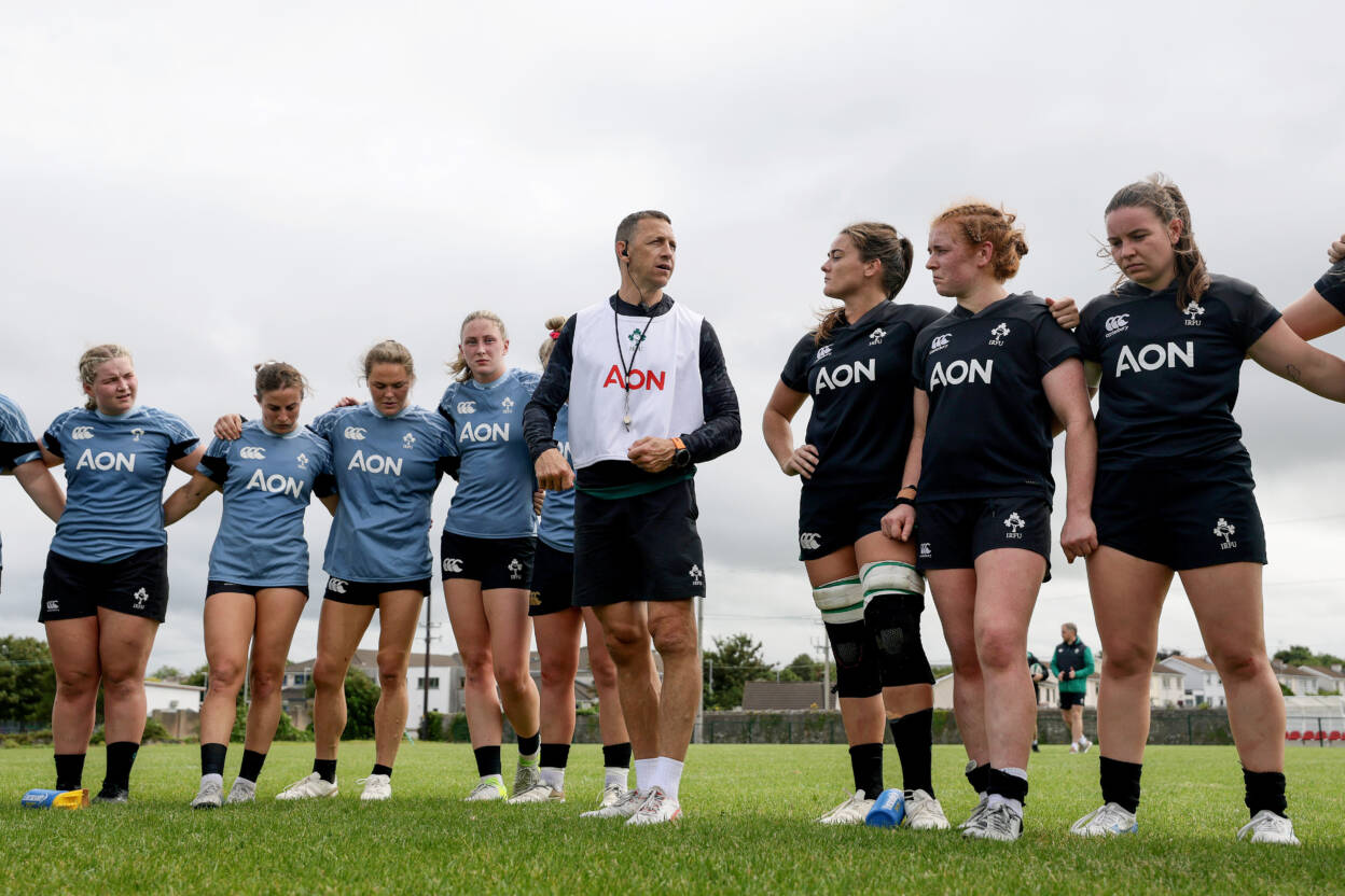 Scott Bemand speaks to his team after the training 17/7/2025 Scott Bemand speaks to his team after the training 17/7/2025
