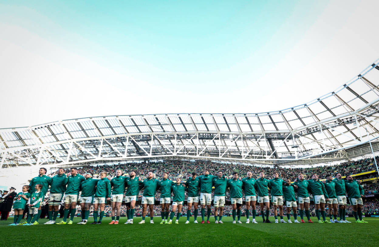 A view of the Irish team during the anthem 8/11/2025