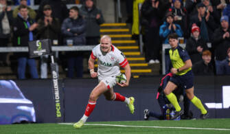 Jacob Stockdale runs in to score his sides first try 5/12/2025