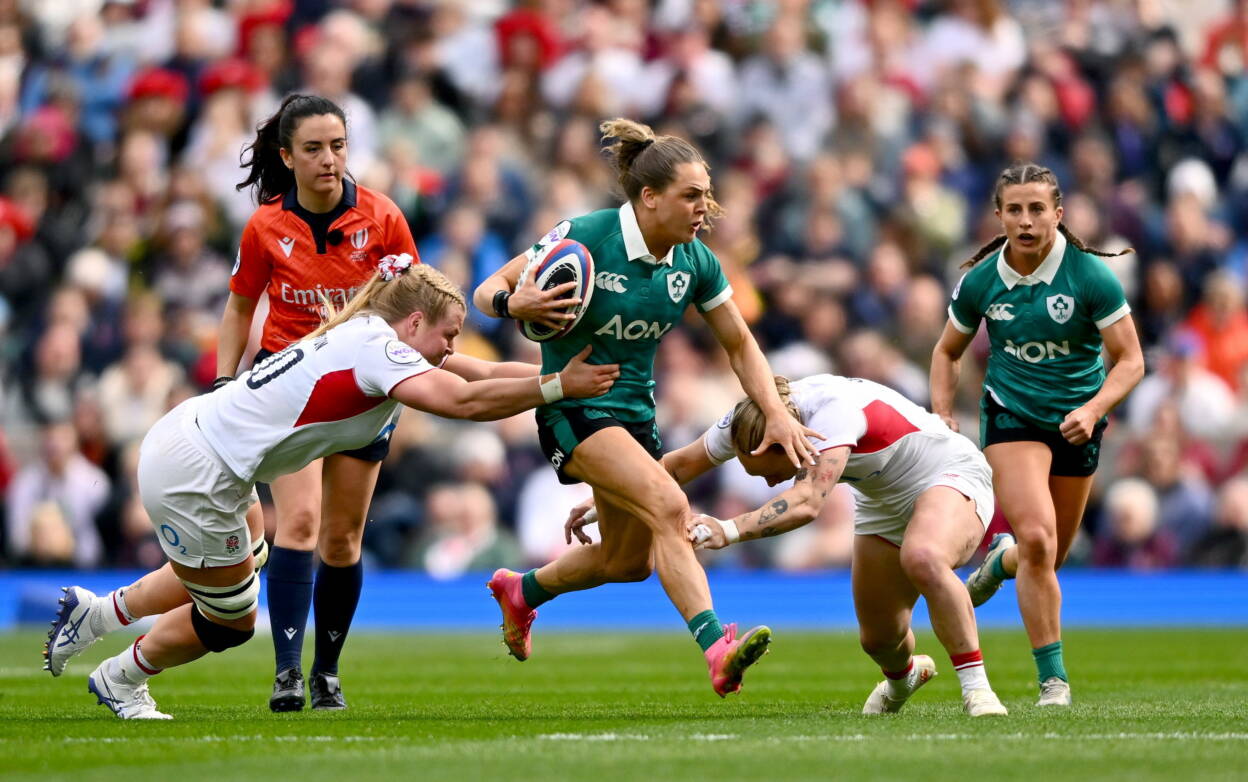 Béibhinn Parsons takes on the England defence at Twickenham