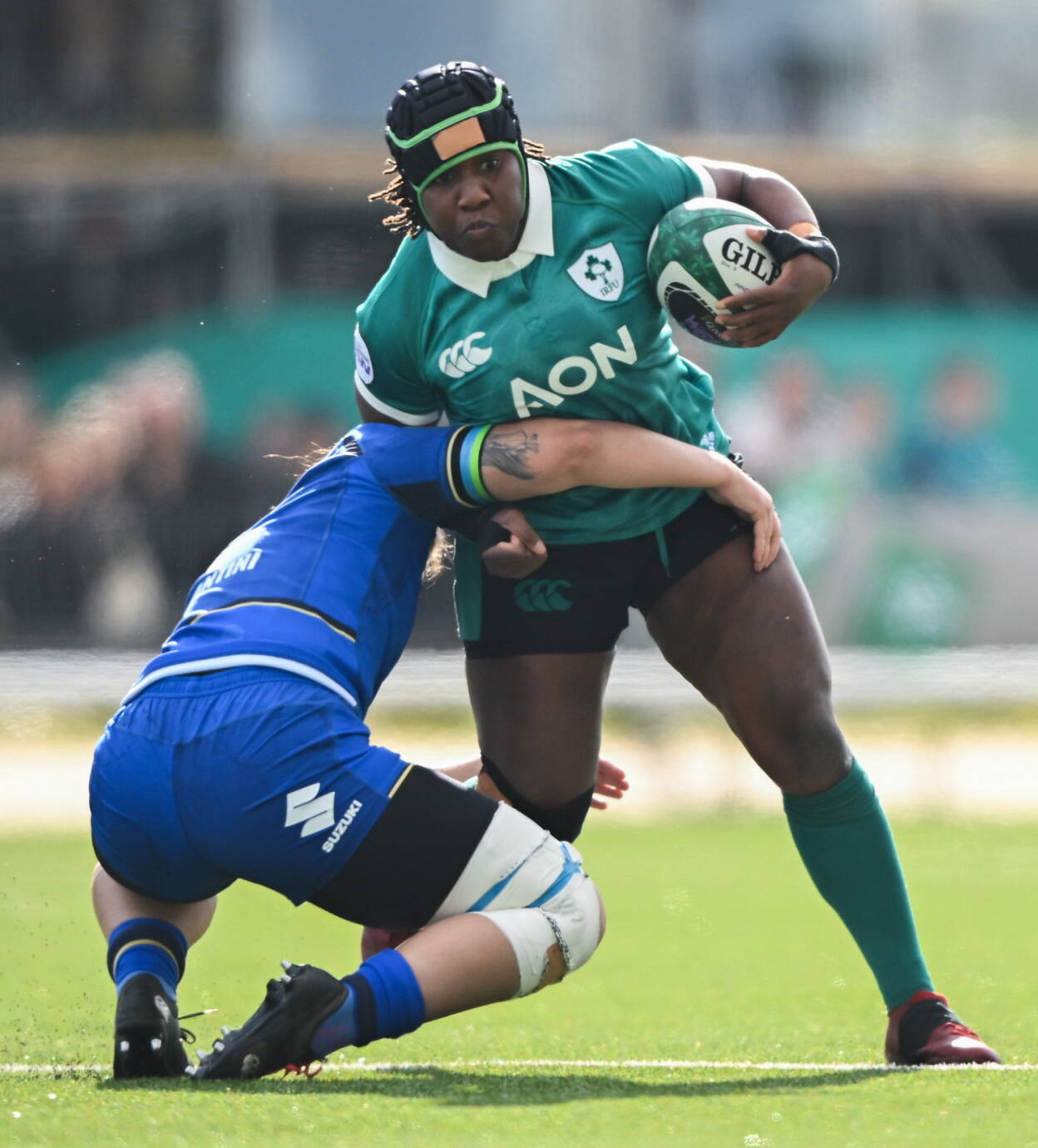 Linda Djougang makes a carry against Italy