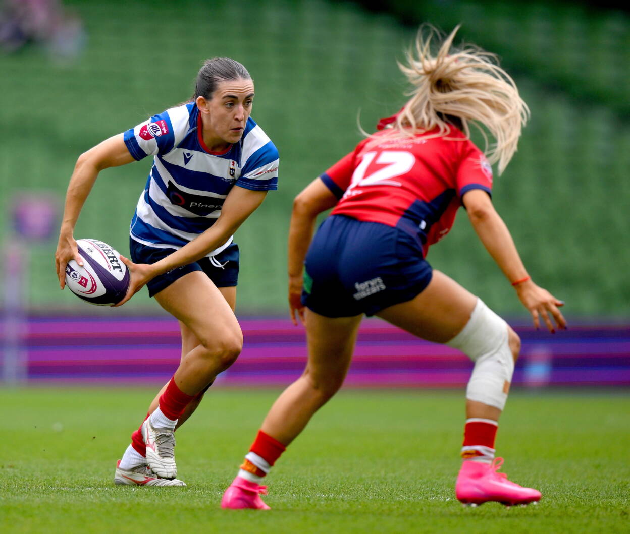 Blackrock's Lauren Farrell McCabe takes on UL Bohemian vice-captain Stephanie Nunan