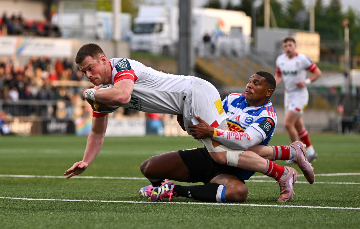 Zac Ward reaches out to score for Ulster against the DHL Stormers