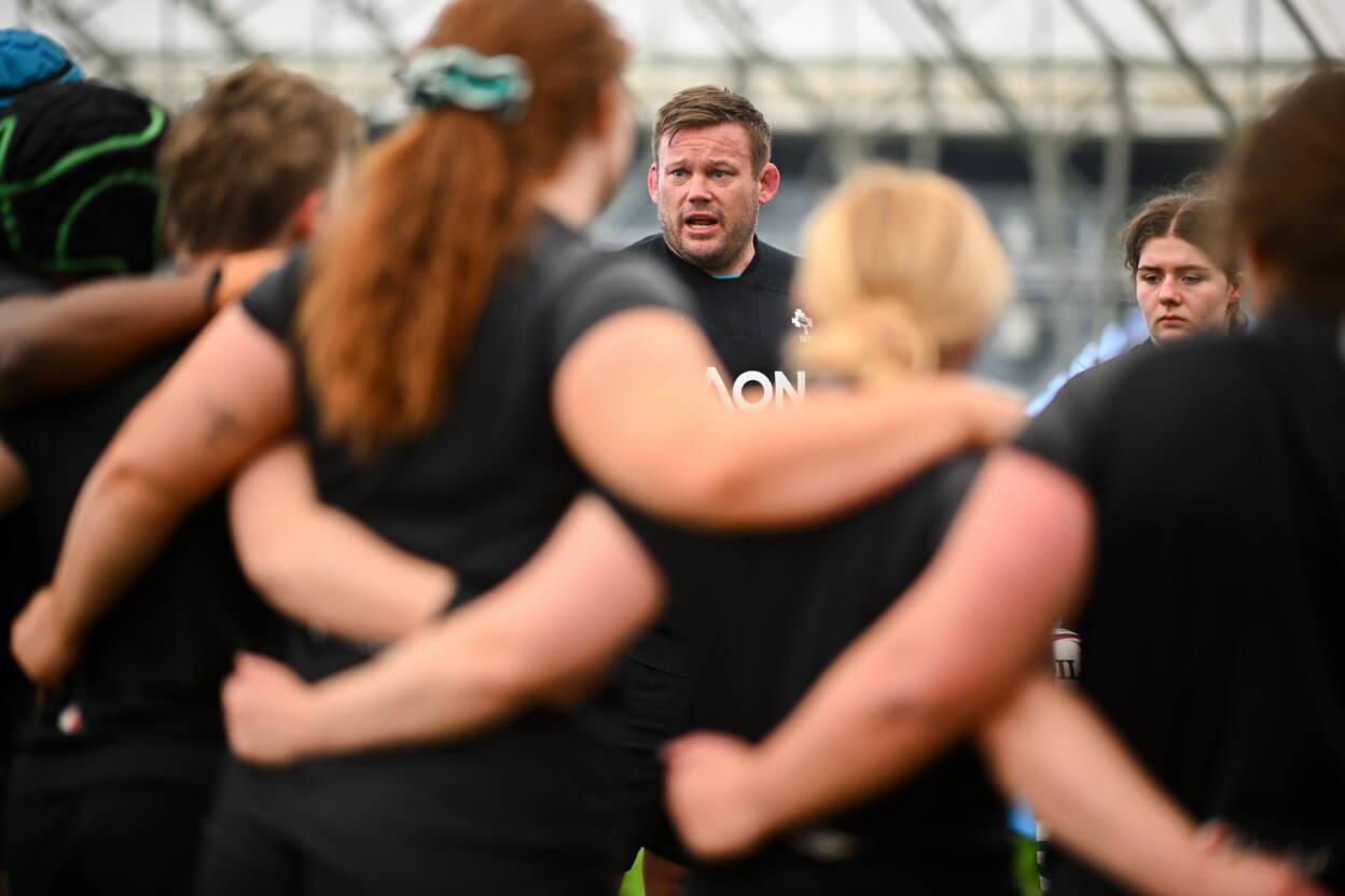 Scrum coach Denis Fogarty speaks to the Ireland forwards