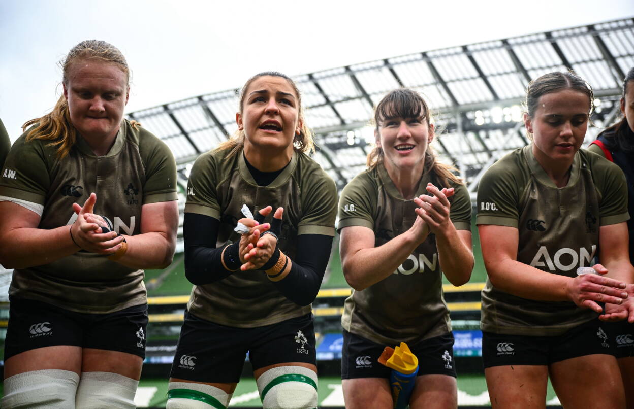 Captain Erin King in a huddle at the Aviva Stadium