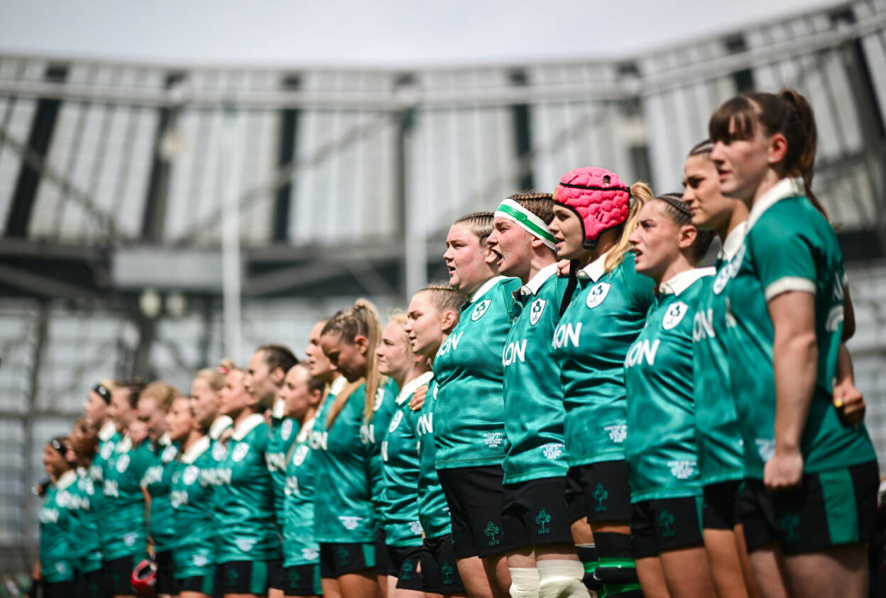 The Ireland players stand together for the anthems