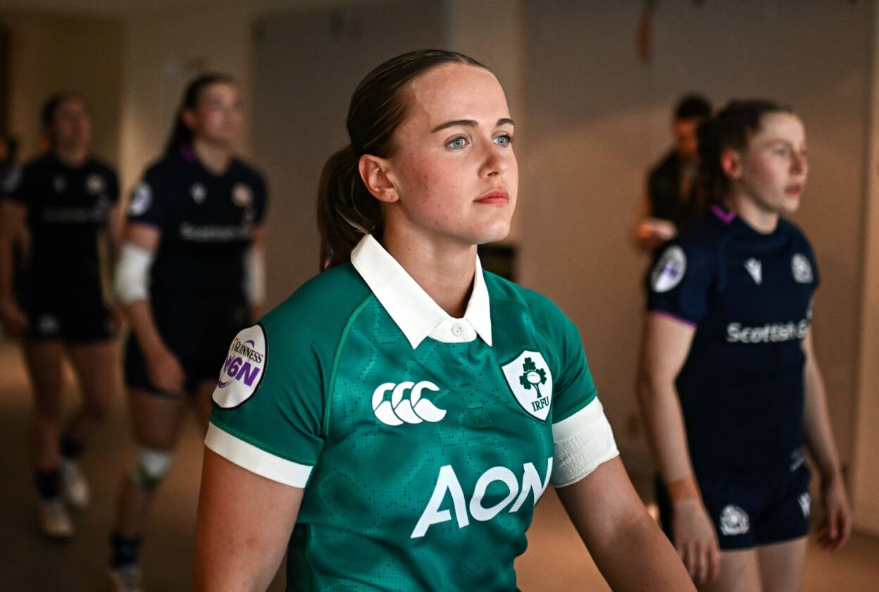 Robyn O'Connor in the tunnel before the Scotland match